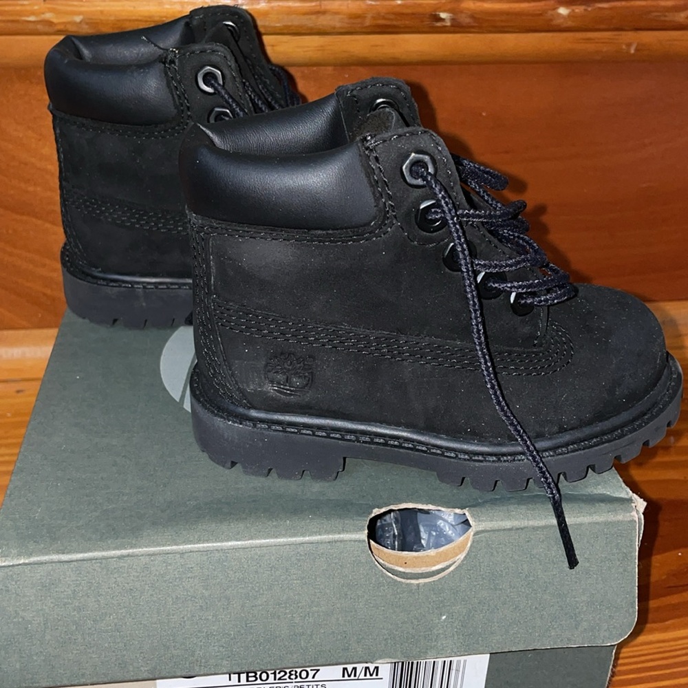 Timberlands, Size 5c, Black - Picture 3 of 4